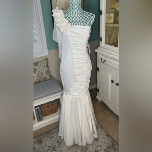 Jessica Mc Clintock White Bridal Women’s size 6 NWT Mermaid Floor Length Gown